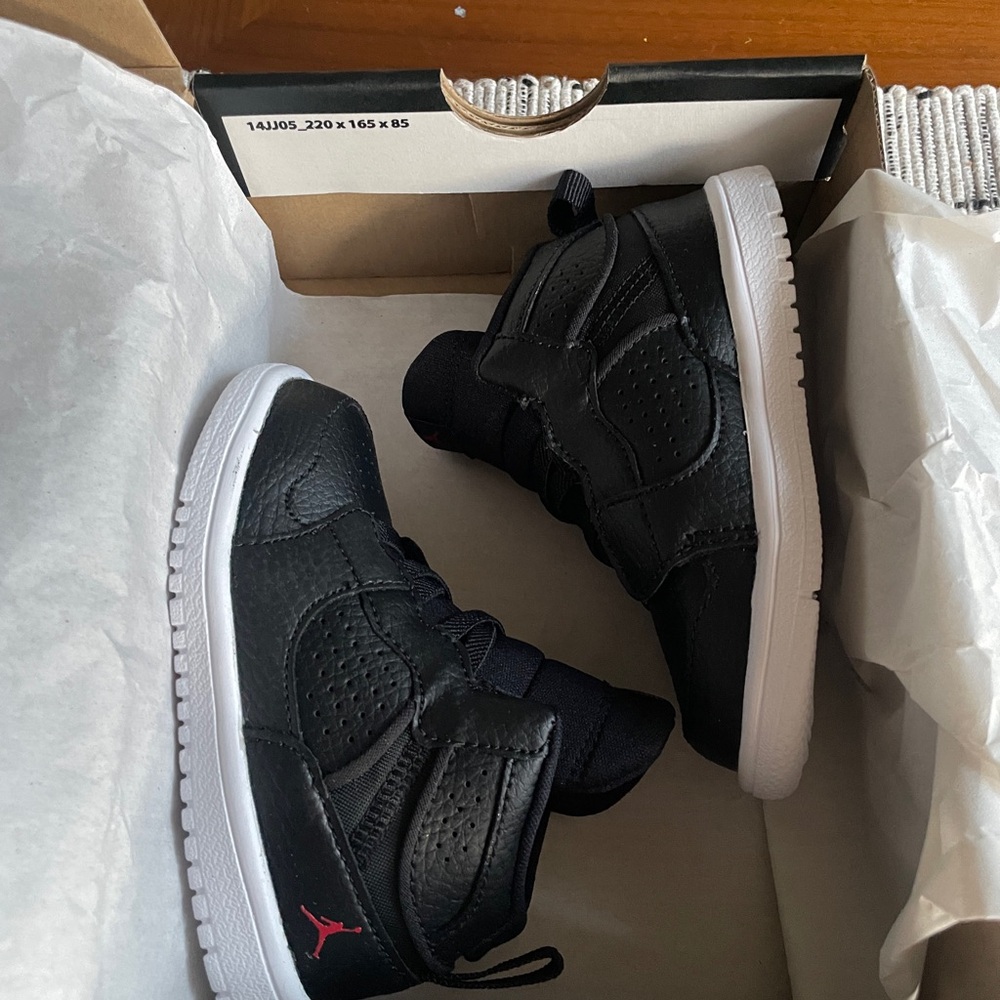 Jordan new Kids Black and red Sneakers - Picture 2 of 7